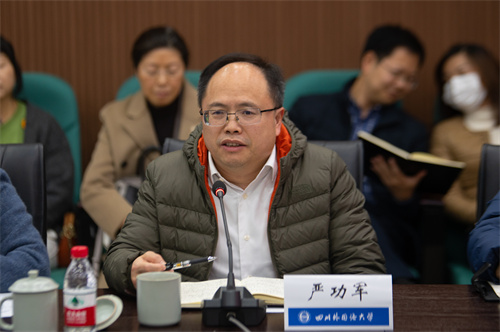 图片3:副校长严功军讲话.jpg